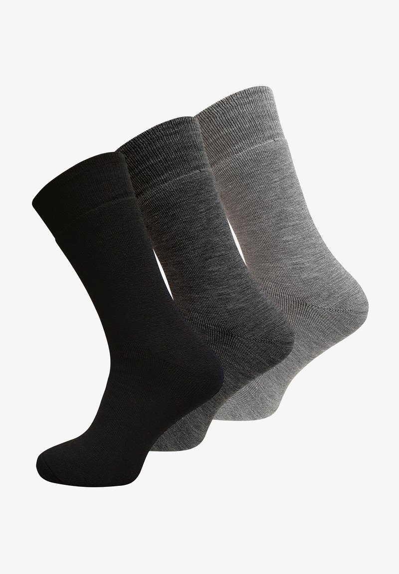 Tre paia di calzini: uno nero, uno grigio scuro e uno grigio chiaro. Ognuno presenta un bordo a coste e un tessuto a maglia liscia.