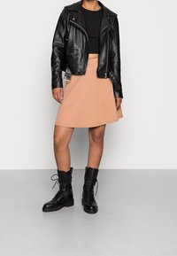 ONLY A-linjekjol - light brown