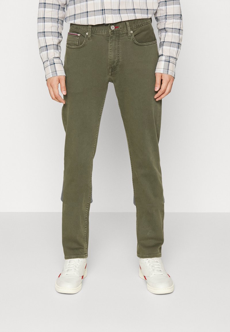Tommy Hilfiger DENTON COLOR - Calças de ganga de perna direita - countryside khaki