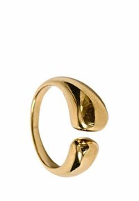 Anillo chapado en oro con un diseño abierto, que presenta dos extremos redondeados y una superficie texturizada, creando una apariencia elegante y moderna.