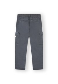 Pantalones cargo en gris oscuro con una tela texturizada, cinturilla elástica y dos bolsillos laterales. Presenta dobladillos enrollados y costuras reforzadas.