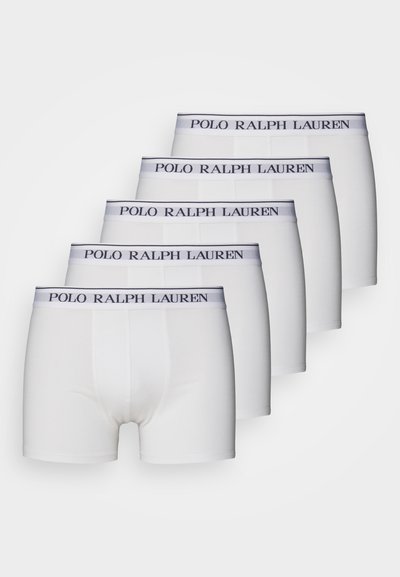 Weiße Boxer-Shorts im Fünferpack, mit einem grauen Bund, der das Logo "POLO RALPH LAUREN" trägt, aus glattem Stoff und mit körpernahem Schnitt.