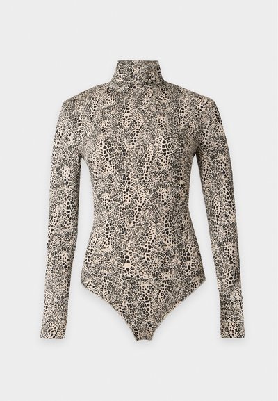 Body à manches longues et col montant avec motif léopard beige et noir sur fond uni.