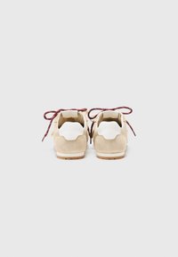 Nubikk BILLY LOU - Sportbačiai - beige