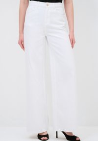 Flared Jeans - white