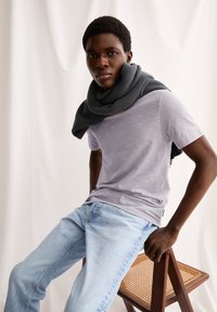 ARMEDANGELS JAAMEL STRUCTURE - T-Shirt basic - misty morning/luna rock
