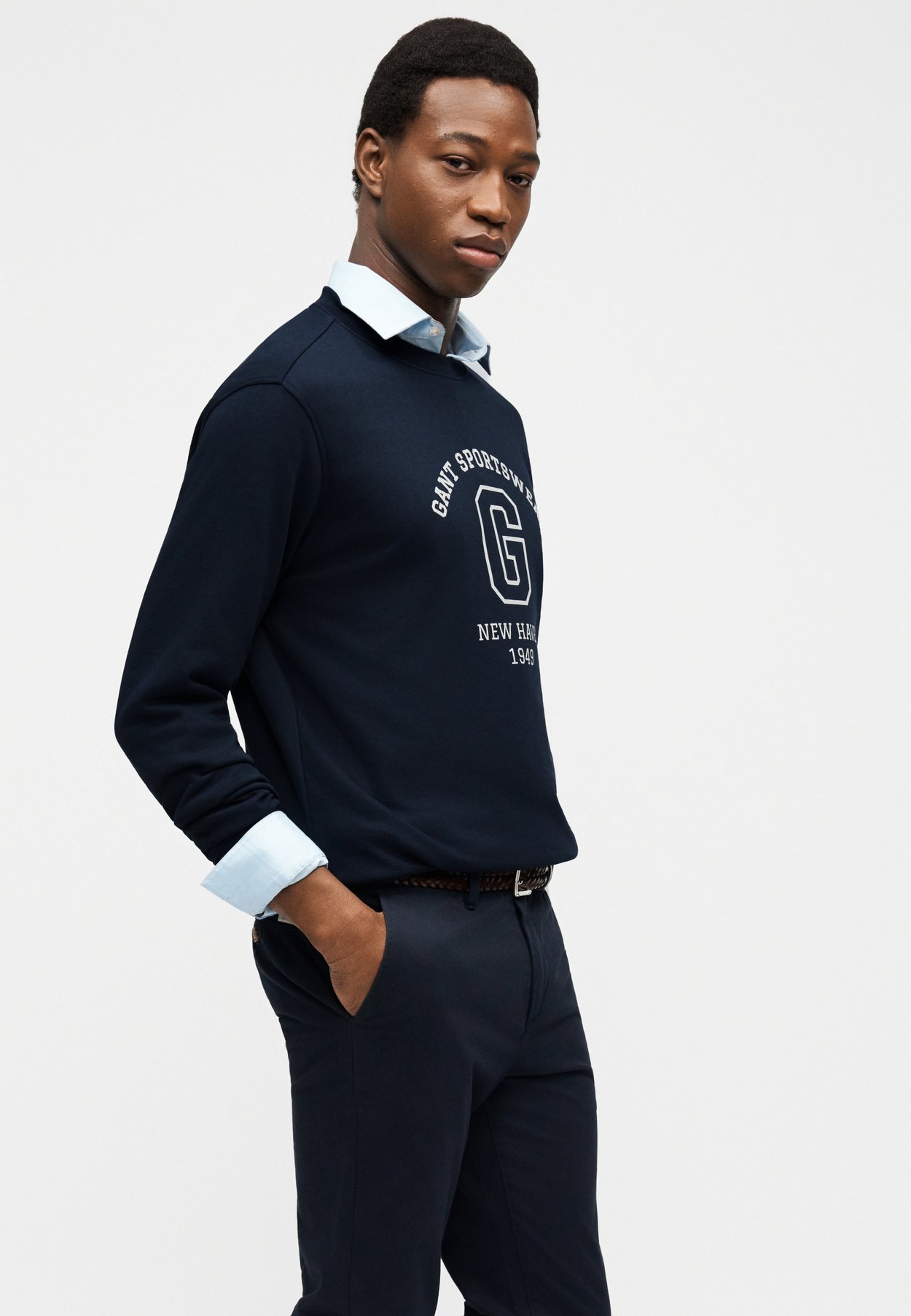 GRAPHIC CREW NECK