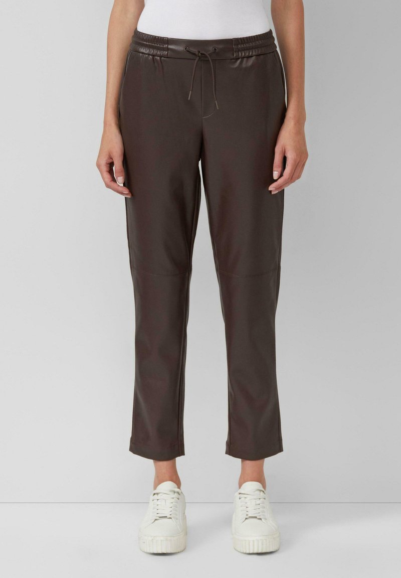 Bruine drawstring broeken van soepel materiaal, met een elastische tailleband en een cropped lengte met subtiele stiksels.