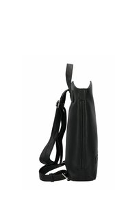 Borsa in pelle nera con design strutturato, dettagli con zip verticale, spallacci regolabili e finitura liscia e testurizzata.