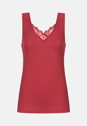 Débardeur sans manches de couleur rouge profond avec décolleté en V, ornée de dentelle florale rouge à l'avant sur un fond uni.
