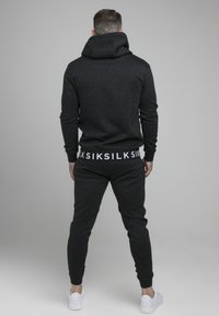 SIKSILK Luvtröja - black