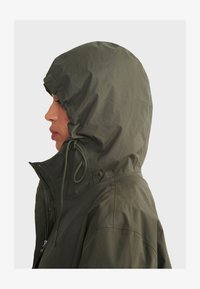 Non sélectionné, khaki