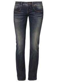 Jeans de mezclilla azul oscuro con corte ajustado, que presentan bolsillos delanteros, un ligero desgaste y detalles de costura en contraste. Diseño clásico de cinco bolsillos.