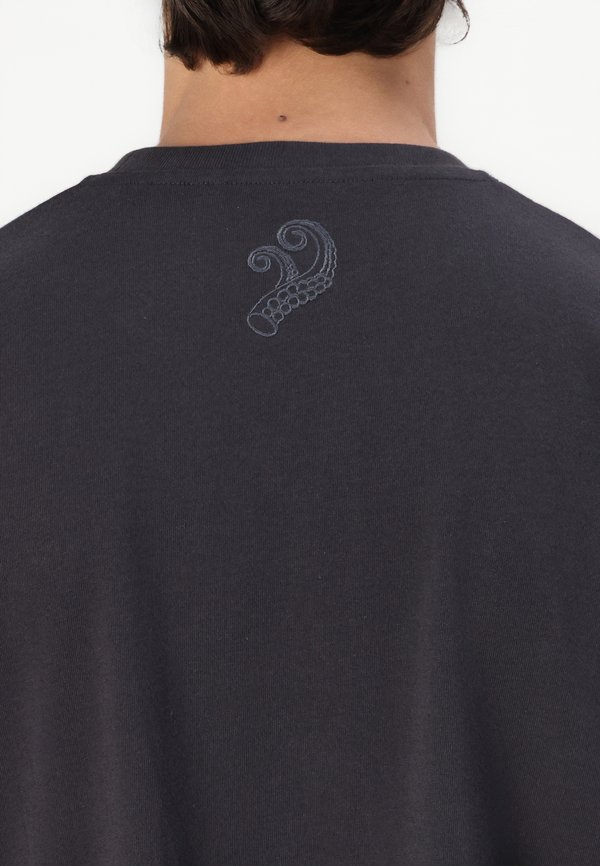 BROKE PULPO - Basic T-shirt - charcoal2