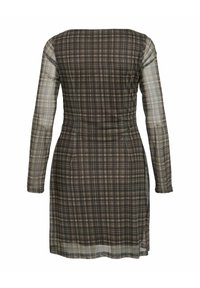 Robe à manches longues en tartan sombre, avec un superposition transparente, un col rond et une taille cintrée avec des fentes latérales pour faciliter les mouvements.