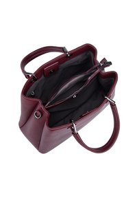 Borsa a tracolla di un rosso scuro, con due manici, apertura superiore che mostra l'interno in tessuto nero, scomparto centrale con zip e tasche interne laterali.