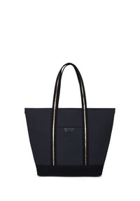 Zwarte tote bag van canvas met contrasterende zwarte randen, voorzien van metalen gestreepte handvatten en een voorvak met een logo-label.