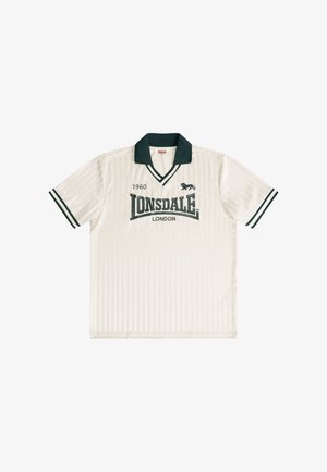 Camicia bianca a maniche corte con colletto verde scuro e righe sulle maniche, con testo "Lonsdale London 1960" e logo del leone sul petto.