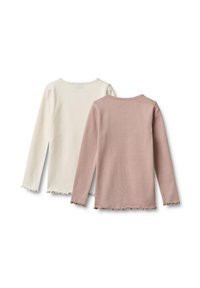 Két hosszú ujjú, bordázott kötött felső, fodros szegélyekkel, az egyik krémszínű, a másik porrózsaszín, hátulról fehér háttér előtt bemutatva.