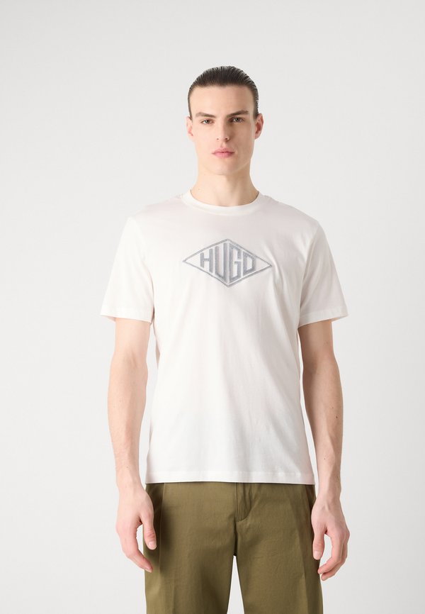 DALENDI - Print T-shirt - natural3