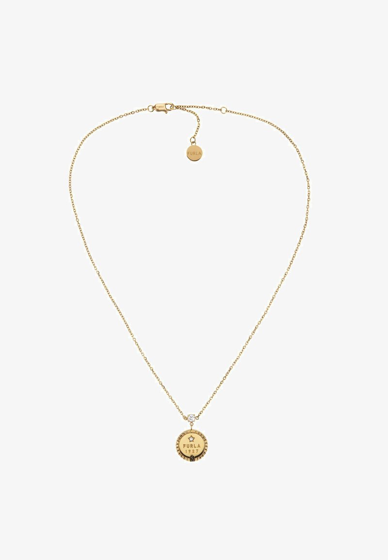 Goldfarbene Halskette mit einem runden Anhänger, der mit der Gravur "Furla 1927" versehen ist, akzentuiert durch einen kleinen klaren Edelstein über dem Anhänger.