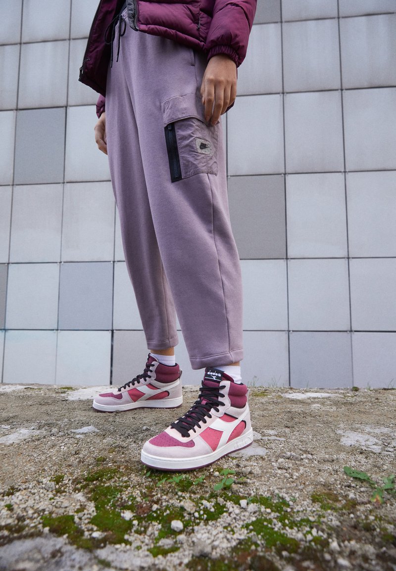 Nike Sportswear Pantaloni cargo - purple smoke
