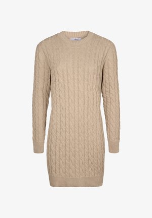 Beige gebreide sweater jurk met een kabelbreipatroon, lange mouwen en een ronde hals. Getextureerde stof met geribde manchetten en zoom.