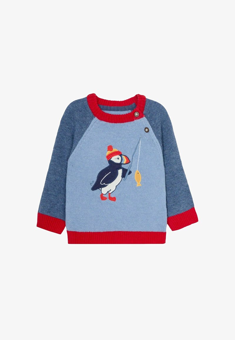 Vaaleansininen neulepaita, jossa punaiset resorit kauluksessa ja hihoissa. Paitassa on puffin-graafinen kuva, jossa se kalastaa keltaista kalaa. Pehmeä neulepinta.