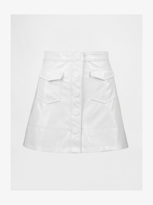 White, glossy faux leather mini skirt with a fitted waist, button front, and two side pockets. Features a smooth, shiny texture.
