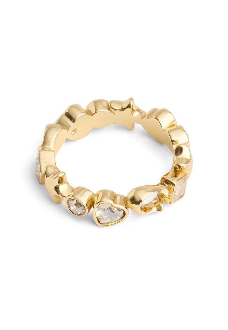 Bague en métal doré présentant des maillons de forme irrégulière et plusieurs pierres précieuses claires en tailles cœur et rectangle, montées sur un bandeau texturé.