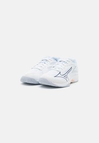 Mizuno THUNDER BLADE Z - Obuća za odbojku - white/halogenblue/peachparfait
