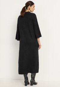 Cellbes of Sweden WITH HIGH SLIT - Gebreide jurk - black