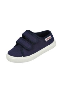 Zapatillas de lona navy con dos tiras de velcro, suela de goma blanca, punta redonda y tejido texturizado sutil. Etiqueta de logo en el lateral.