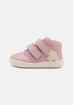 THEODORE UNISEX - Chaussures premiers pas - candyfloss
