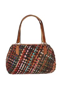 Geflochtene Handtasche mit bunten Streifen in Rot, Braun, Blau und Grün. Braune Ledergriffe, abgerundete Form und Reißverschluss.