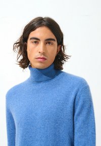 Authentic Cashmere BANGE - Strickpullover - denim blue