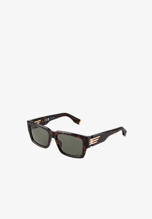 Lunettes de soleil rectangulaires en écaille avec des verres foncés et des accents décoratifs dorés sur les branches, présentées sur un fond blanc.