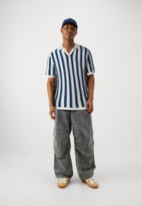 Selected Homme SLHNIK RELAXED OPEN - Polotričko - egret/sky captain/nautical blue