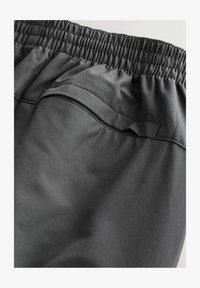 Seleccionado, charcoal grey