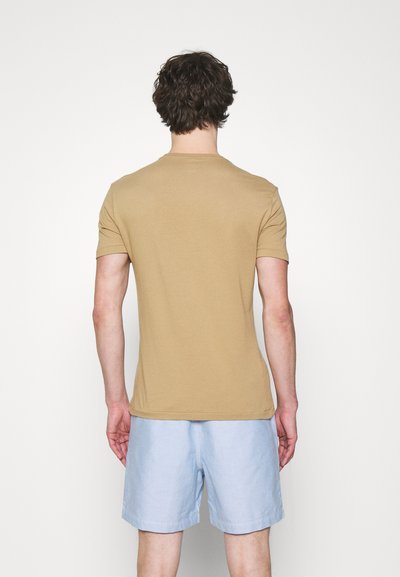 Polo Ralph Lauren CUSTOM SLIM FIT JERSEY CREWNECK T-SHIRT - T-shirt básica - luxury tan