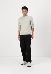 Samsøe Samsøe SYLLI CREW NECK - Džemperis - abbey stone