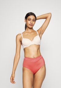 Triumph TRUE SENS MAXI - Roupa modeladora - baroque rose