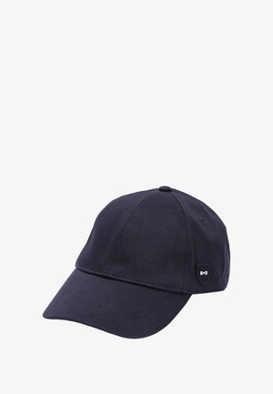 Casquette de baseball marine en coton. Elle présente une visière incurvée, une conception à six panneaux et un petit badge logo sur le côté.