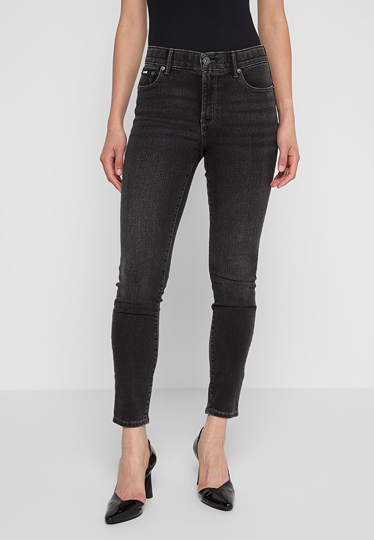 Blugi skinny fit