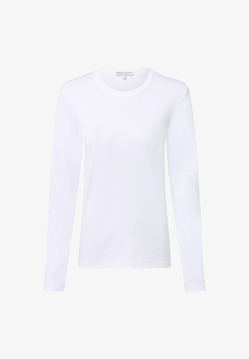 Weißes Langarmshirt mit Rundhalsausschnitt, schlichtem Design und sichtbarem Marie Lund Markenetikett am Kragen.