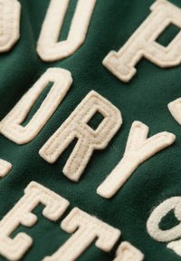 Superdry & Co ATHLETIC ESSENTIALS  - Sudadera - enamel green