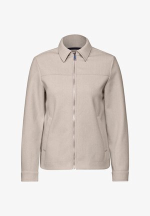 Chaqueta de mezcla de lana de color beige con cierre de cremallera en la parte delantera, cuello puntiagudo, dos bolsillos laterales y una textura suave con detalles de costura mínimos.