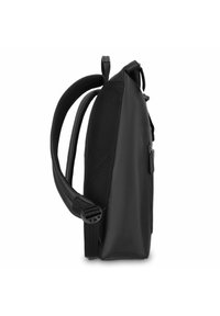 Schwarzer Rucksack mit strukturiertem Finish und Mesh-Schultergurten, ausgestattet mit einer seitlichen Reißverschlusstasche und einem eleganten Design für Effizienz.