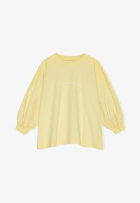 Vybrané, soft yellow