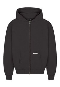 Sort zip-up hættejakke med en frontlomme, ribbede manchetter og kant. Har en hætte med snøre og et lille mærke på venstre lomme.